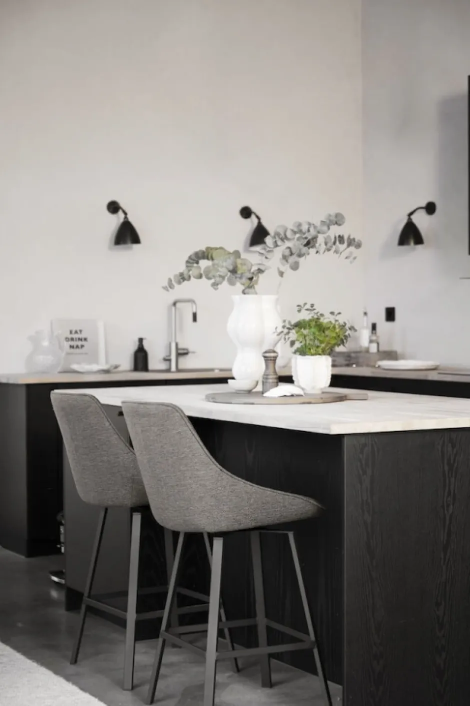 Barstolar|Kök|Rowico Home Barstol 'Alison' - Mörkbeige