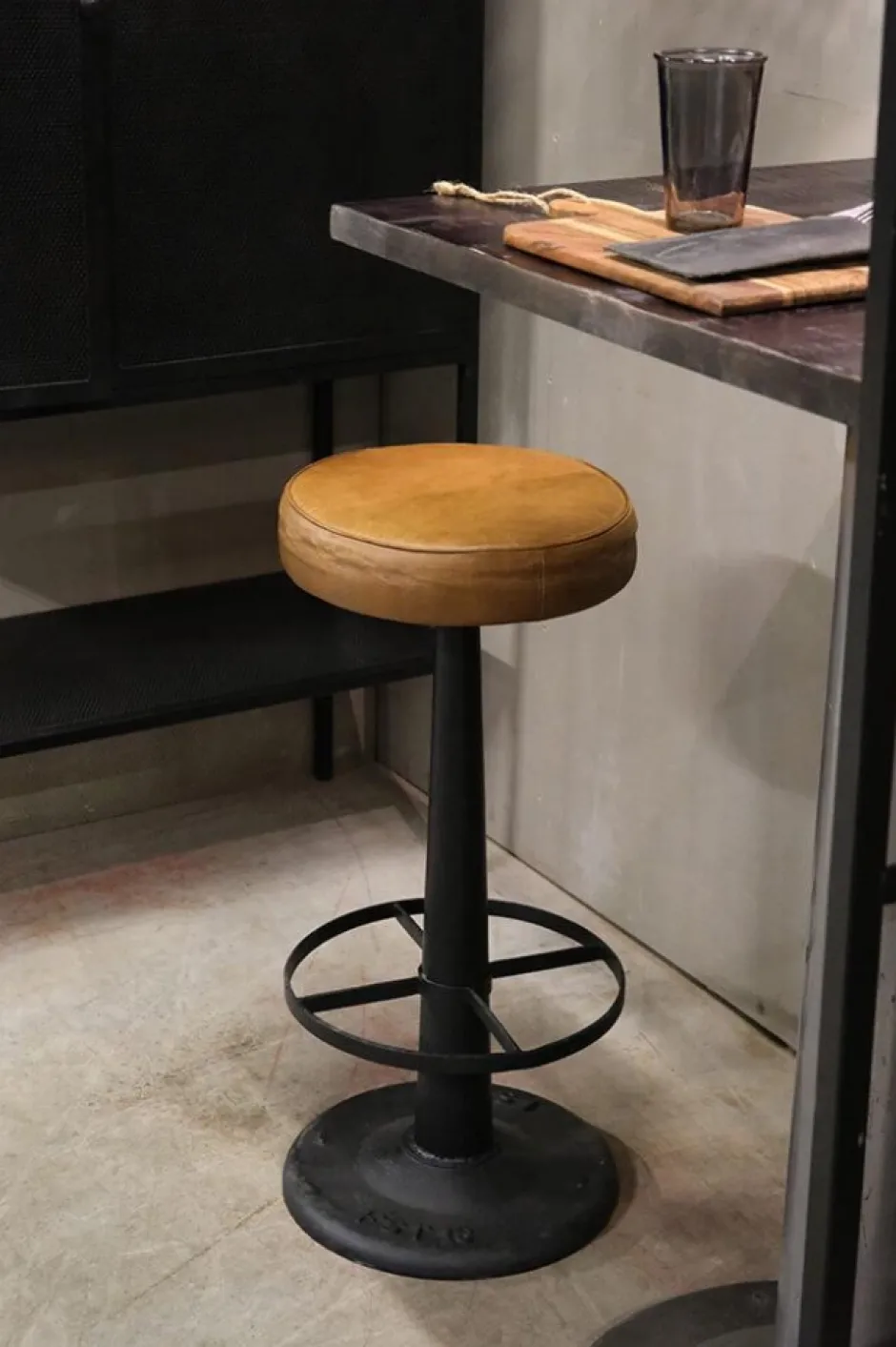 Vardagsrum|Pallar Vintage|Trademark Living Barstol - Läder/järn