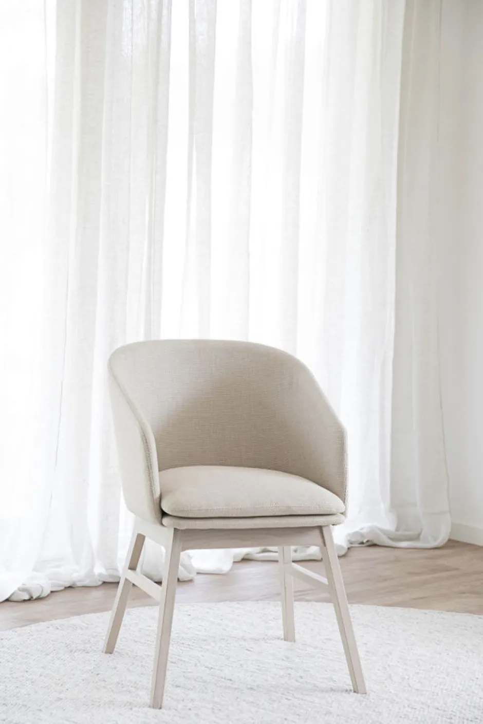 Stolar|Kök|Rowico Home Karmstol 'Windham' - Beige/Vitpigmenterad