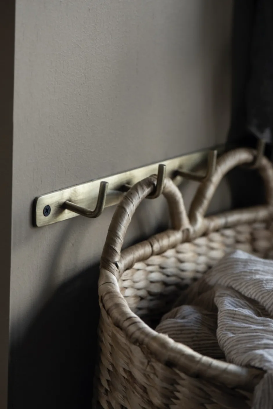 Klädhängare|Hyllor & Förvaring|Ib Laursen Kroklist 'Antique brass' - Guld