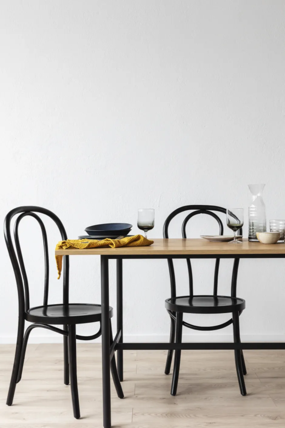 Bord|Matbord|Reforma Matbord 'Line' - Ek/Svart 160x90cm