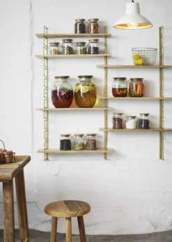 Arbetsrum|Vardagsrum|Madam Stoltz Vägghylla 'Wooden shelves' - Mässing/natur